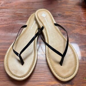Antonio Melani black patent/leather flip flops